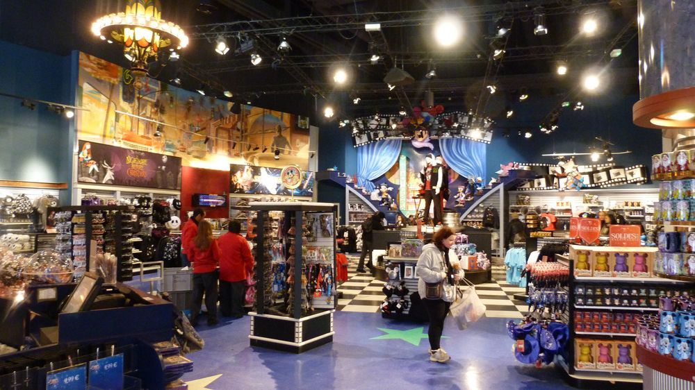 Navigation menu Join the LEGO® Brand Retail team as a Seasonal “Brick Specialist” and provide inspirational guest experiences in an interactive and vibrant store environment. We are looking for energetic, enthusiastic individuals to join us on a seasonal, part-time basis. US